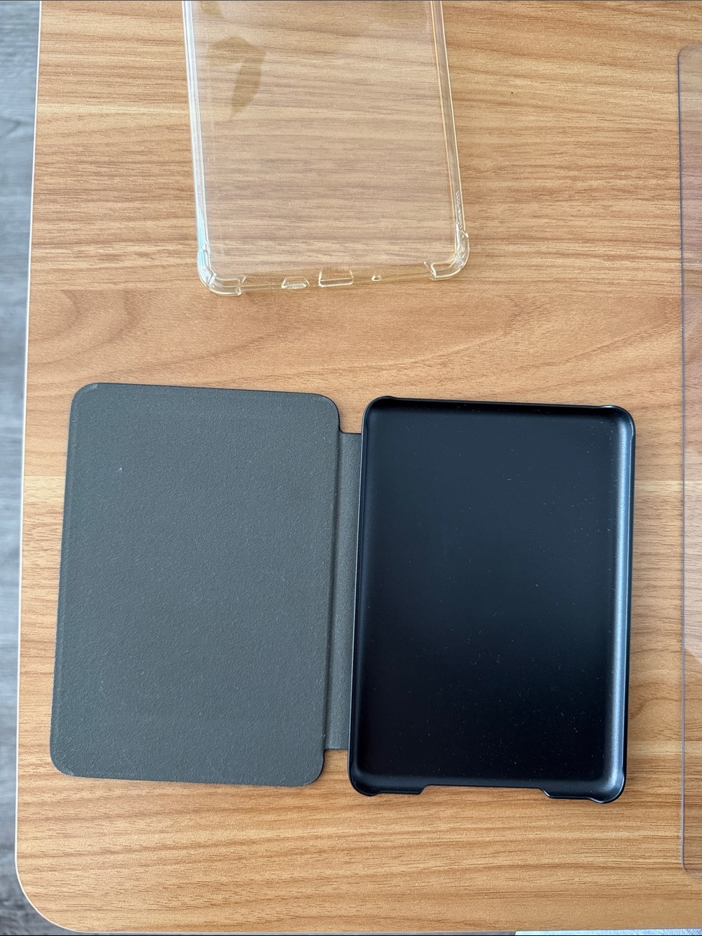 Kindle 6” E-Reader 📚 - Picture 6 of 8
